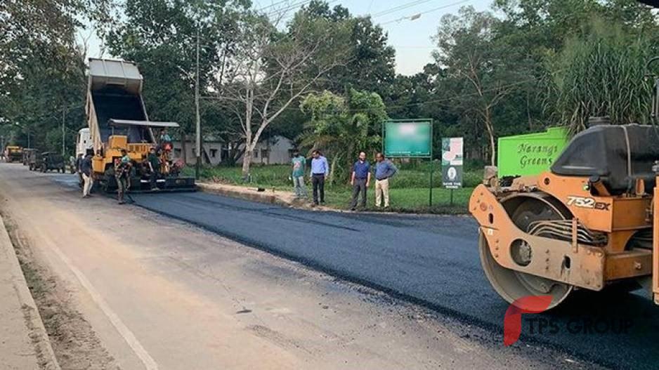 Ấn Độ sử dụng rác nhựa làm nền đường